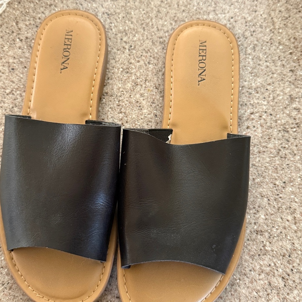Merona Black and Tan Slide Sandals